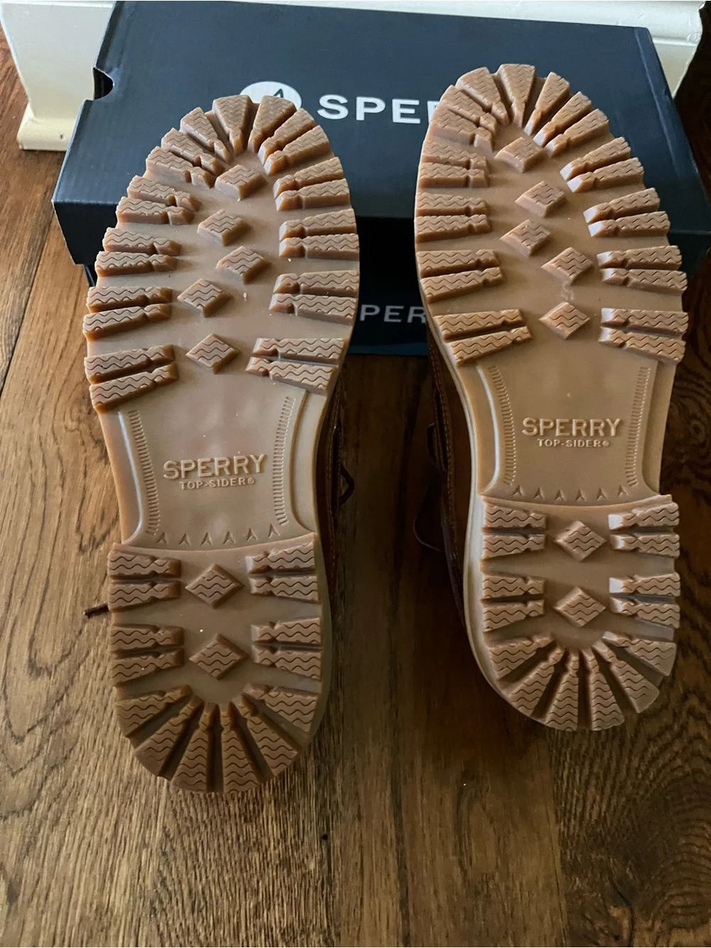 Sperry Men’s A/0 Lug 3-Eye Tan Leather Boat Shoes Size 8